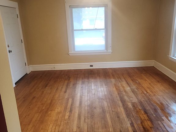 5th image of 2720 S 8th St