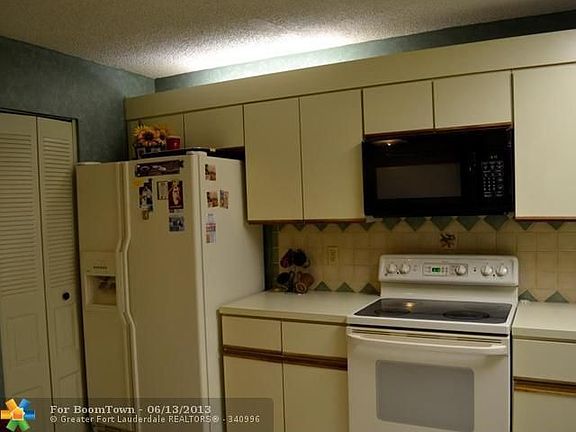 4th image of 132 NW 98th Ter