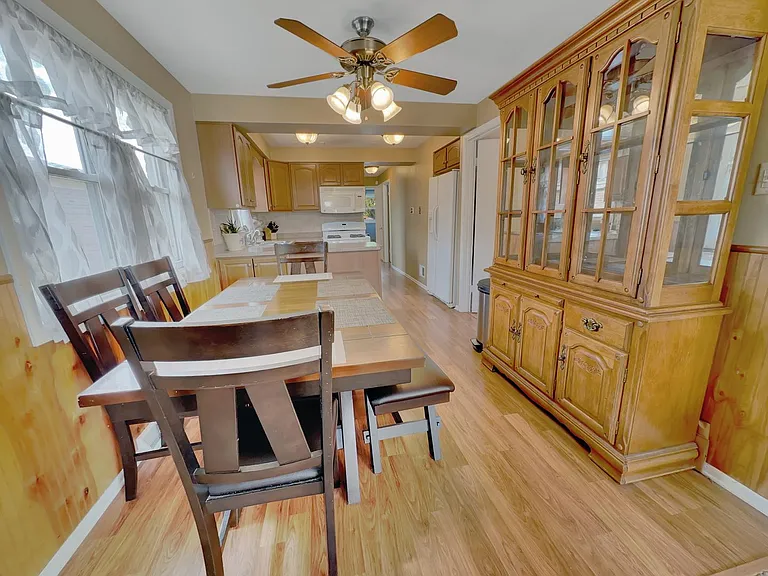 12716 S Saginaw Ave — Photo 9