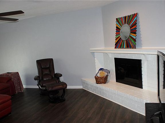 5th image of 216 Long Canyon Dr