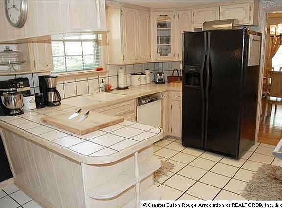 3rd image of 12613 Parkwood Dr
