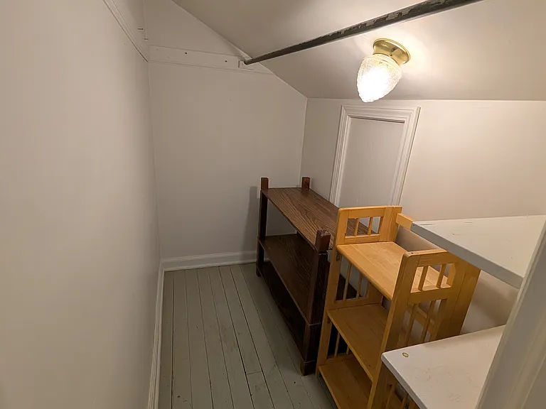 343 College St #A — Photo 7