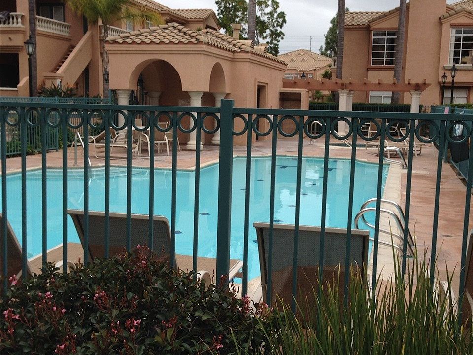 2nd image of 3547 Cameo Dr Unit 27