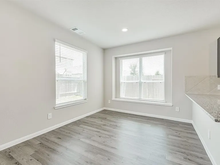 2934 Lawrence Park Ct — Photo 13