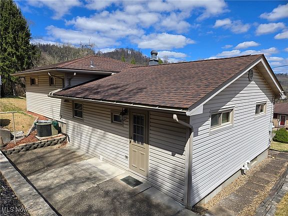 3rd image of 649 Ivy Ln