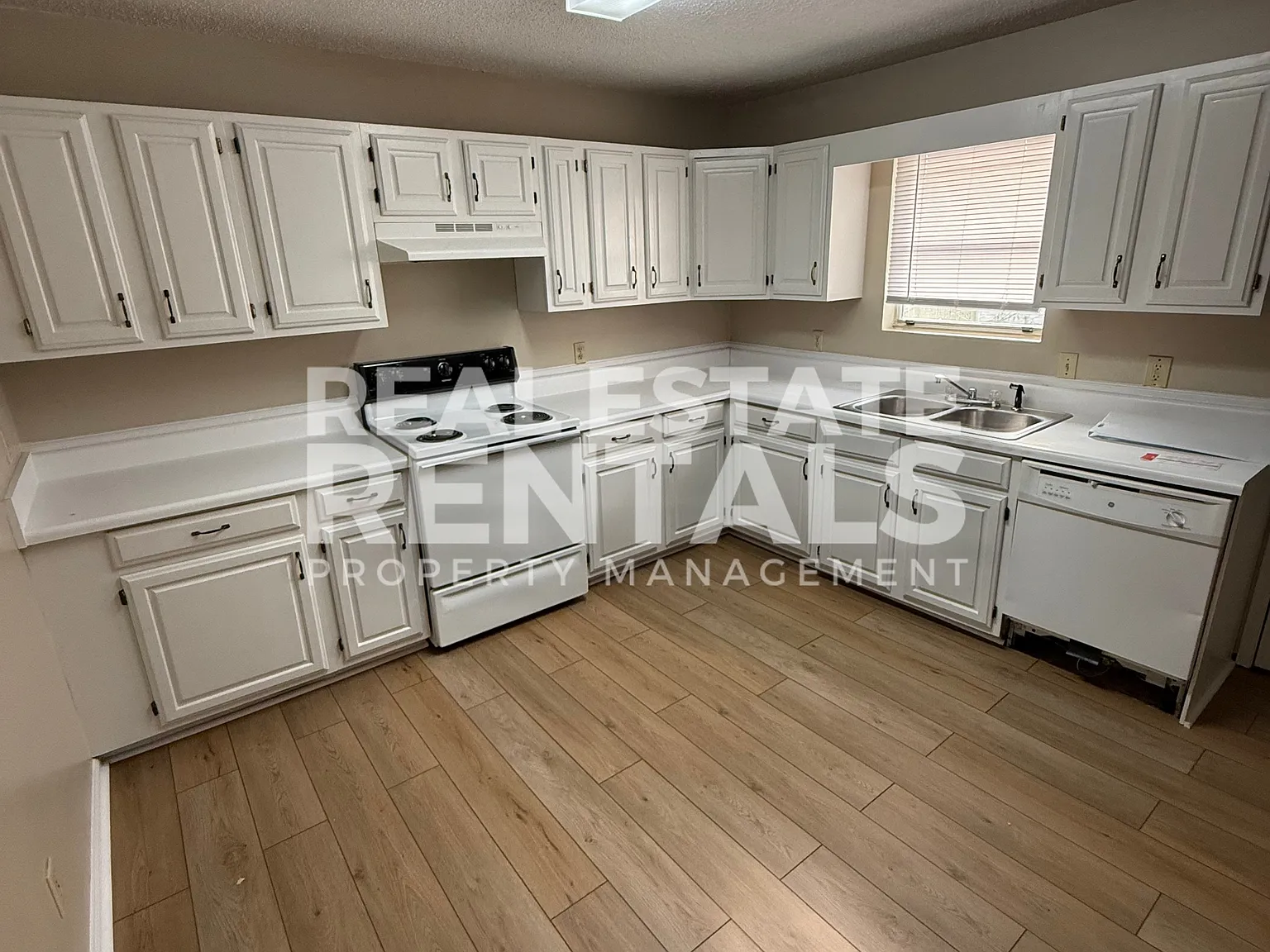 College Heights - #354 — Photo 3