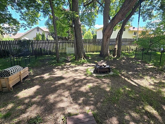 3rd image of 107 Hilton Ct