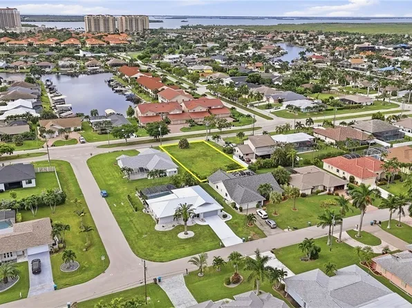 1205 El Dorado Pkwy W, Cape Coral, FL 33914