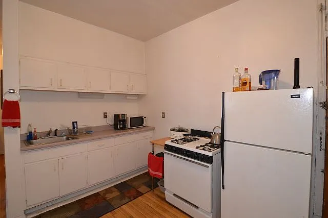 Phenomenal 1 Bed, 1 Bath at Waveland + Sheffield (Wrigleyville) — Photo 2