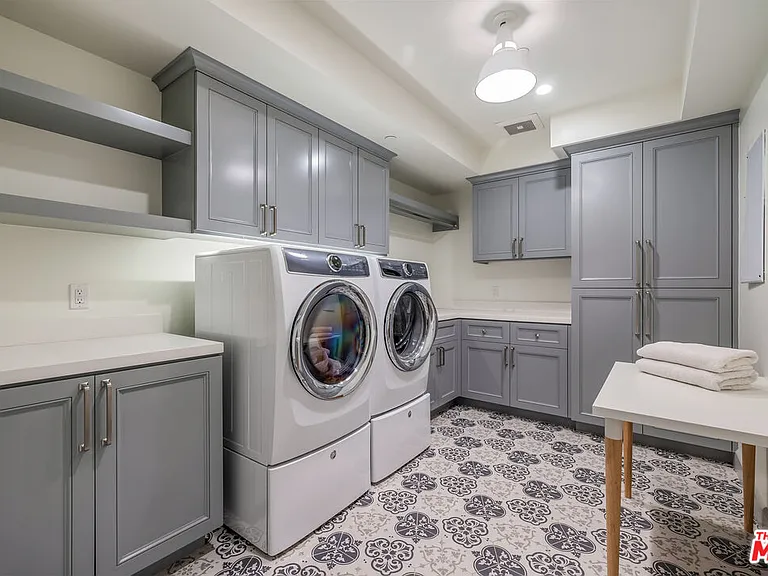 703 Bayview Dr — Photo 27
