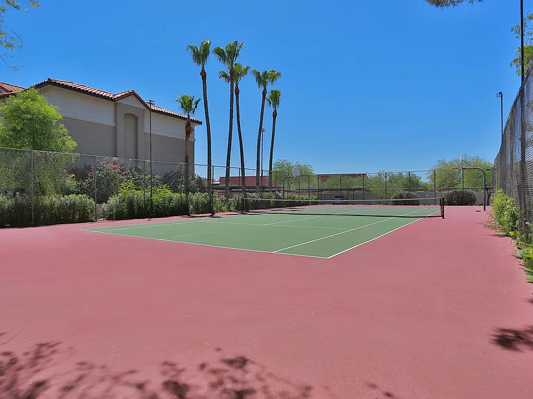 Lantana Apartments — Photo 3