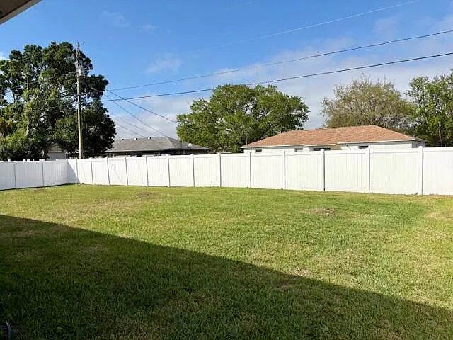 202 SW Aldoro Pl — Photo 3