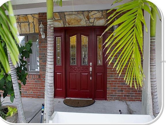 4th image of 2710 Hibiscus Dr W