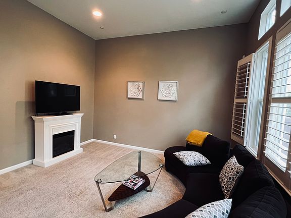 3rd image of 3690 Branding Iron Pl