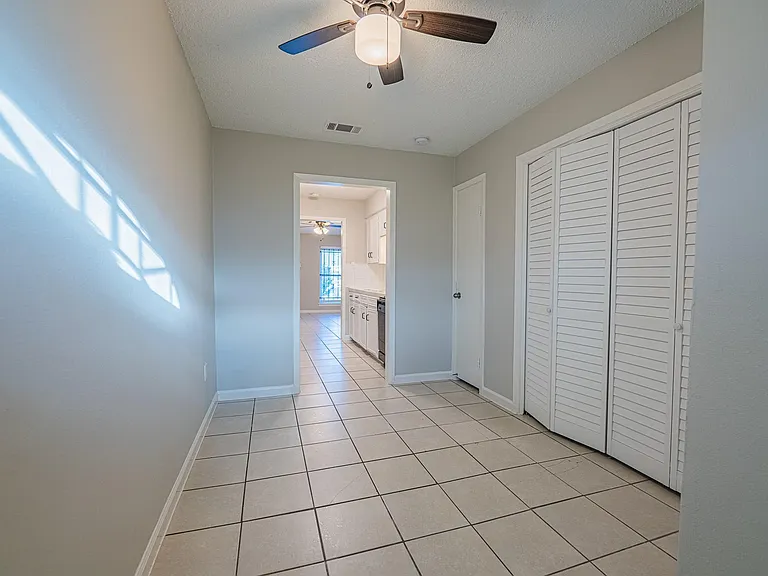 8124 Beech Cove Ln — Photo 11