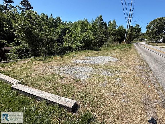 2nd image of 1845 Halifax Rd