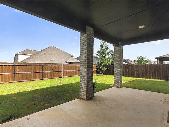 3rd image of 3681 Keechi Creek Dr