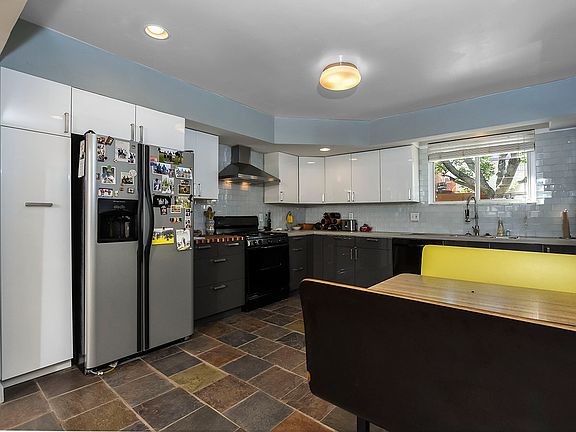 Updated Kitchen w Slate Tile