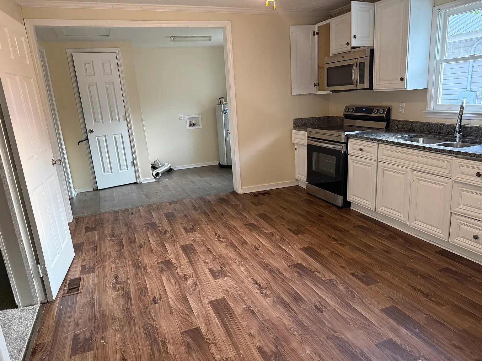 2 bed, 734 sqft, $1,250 — Photo 3