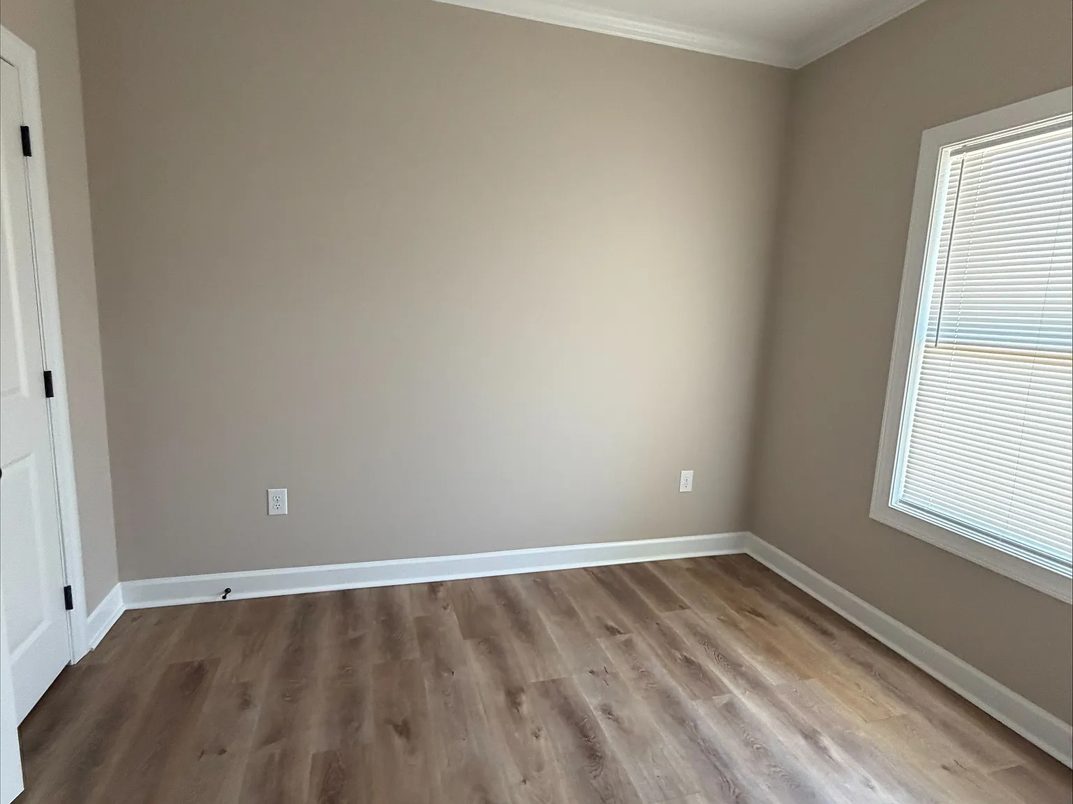 3 bed, $1,475 — Photo 3
