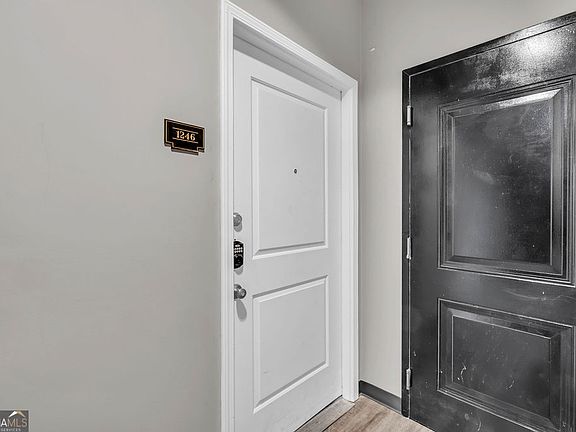 3rd image of 870 Mayson Turner Rd NW Unit 1246
