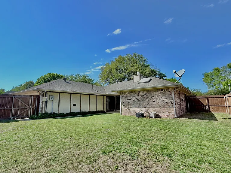 3228 Anchor Dr — Photo 18