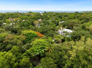 3582 Avocado Ave, Miami, FL 33133