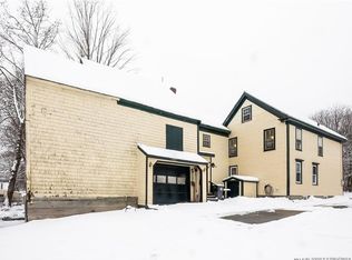 14 Hovey St, Kennebunk, ME 04043