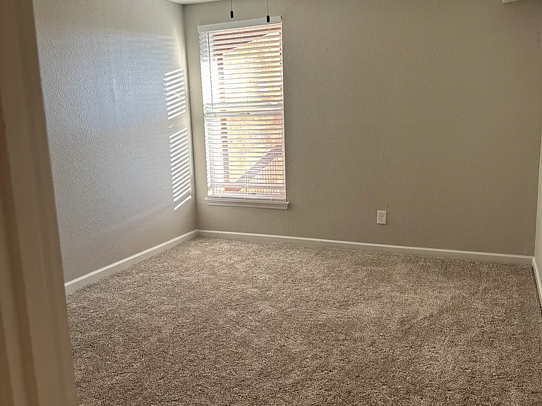1996 Greenglen Dr #204 — Photo 14