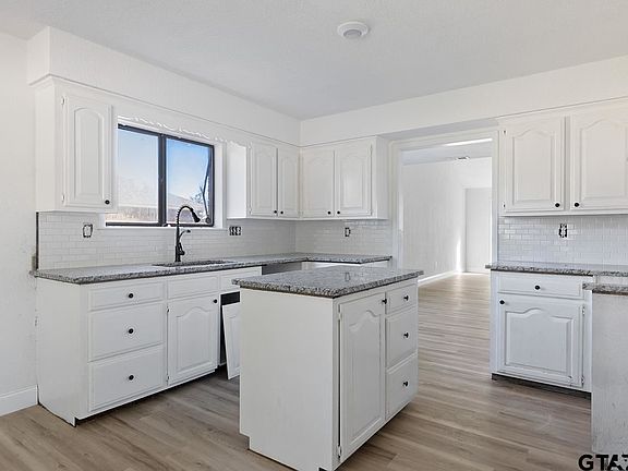 2nd image of 1804 Turney Cir