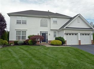 3 Eden Ct, Monroe Township, NJ 08831