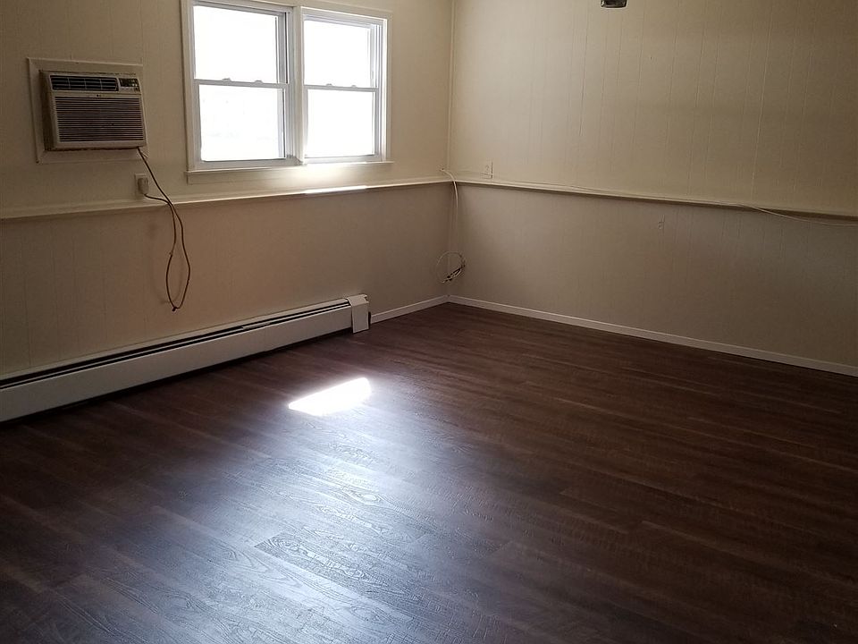 2nd image of 39 Eakman Dr