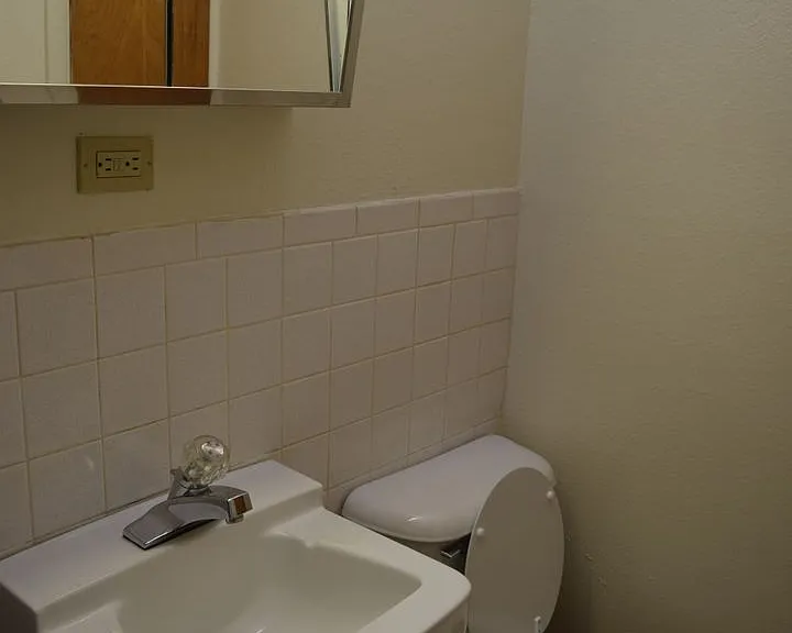 402 W Clark St — Photo 11