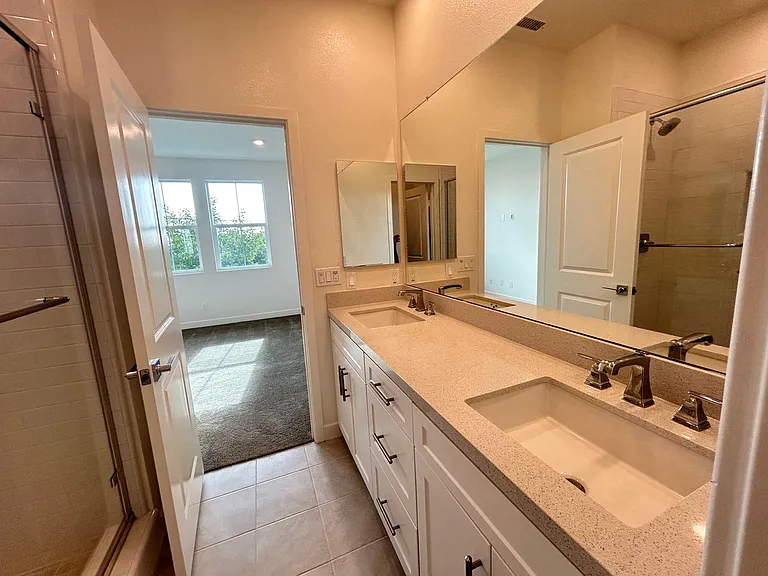 11753 Florence Ave — Photo 21