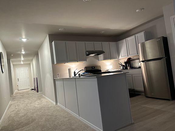 3rd image of 231 NE Olympic Rdg