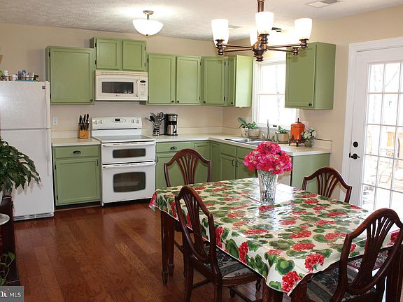 4th image of 245 Glenridge Dr