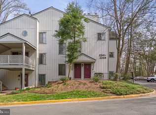 2241 Hunters Run Dr, Reston, VA 20191