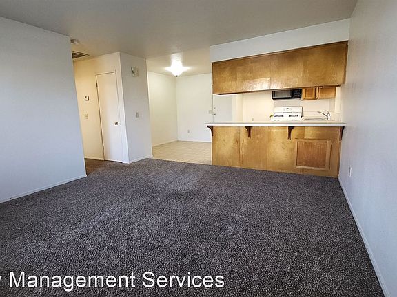 4th image of 8601 Lyn River Ct APT B