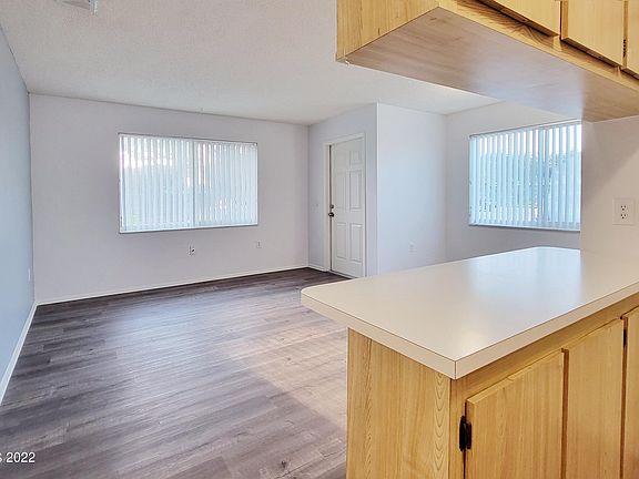 4th image of 1352 Westover St Unit 103