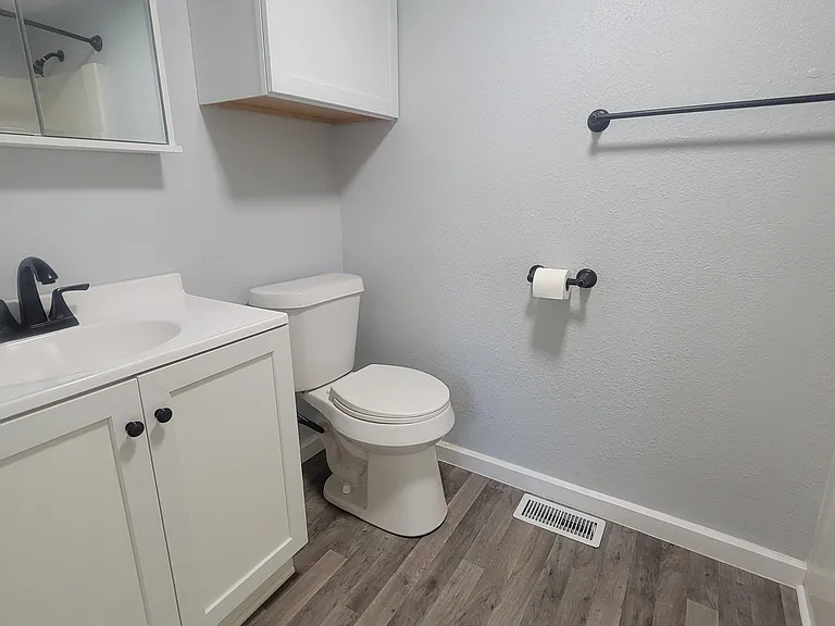 237 Arbor St E — Photo 7