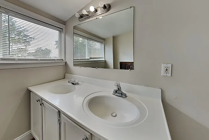 501 Fairview Ave — Photo 17