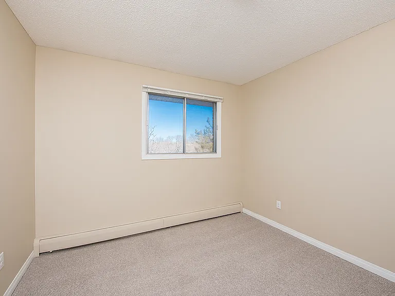 1602 Sherwood Dr — Photo 13
