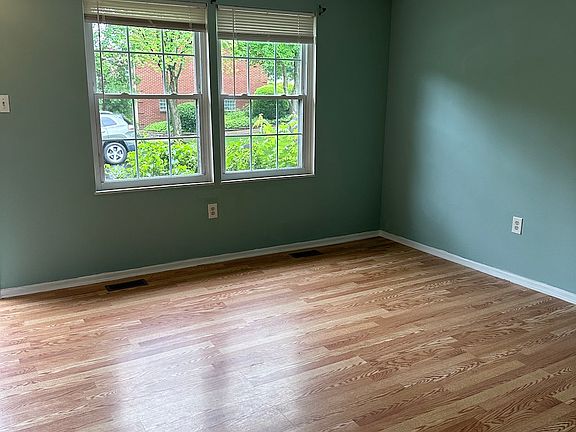 3rd image of 301 Laporte Ct