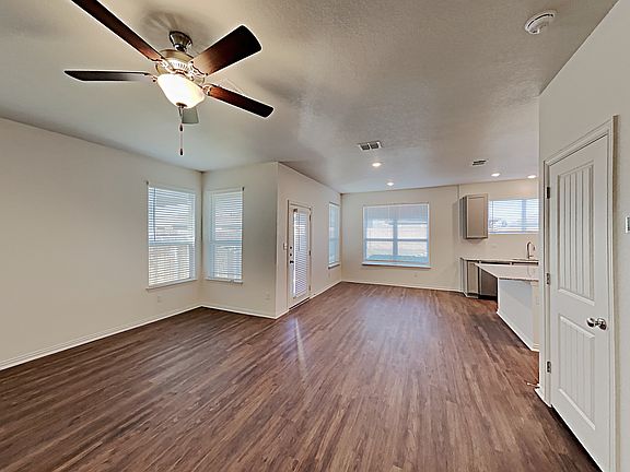 2nd image of 352 Aspen Waters