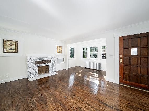 3rd image of 1007 Belle Ave