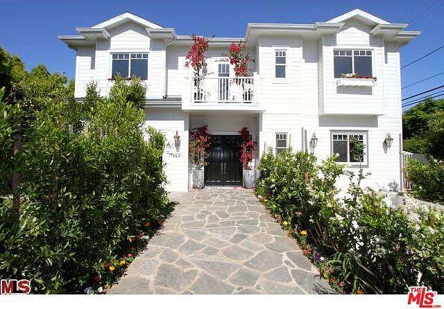 1st image of 122 N Anita Ave