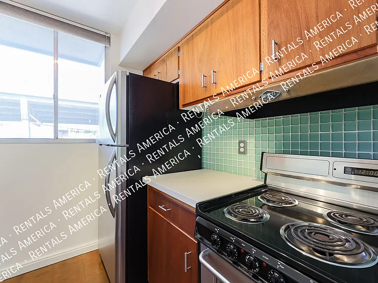 4202 N 38th St #8 — Photo 12