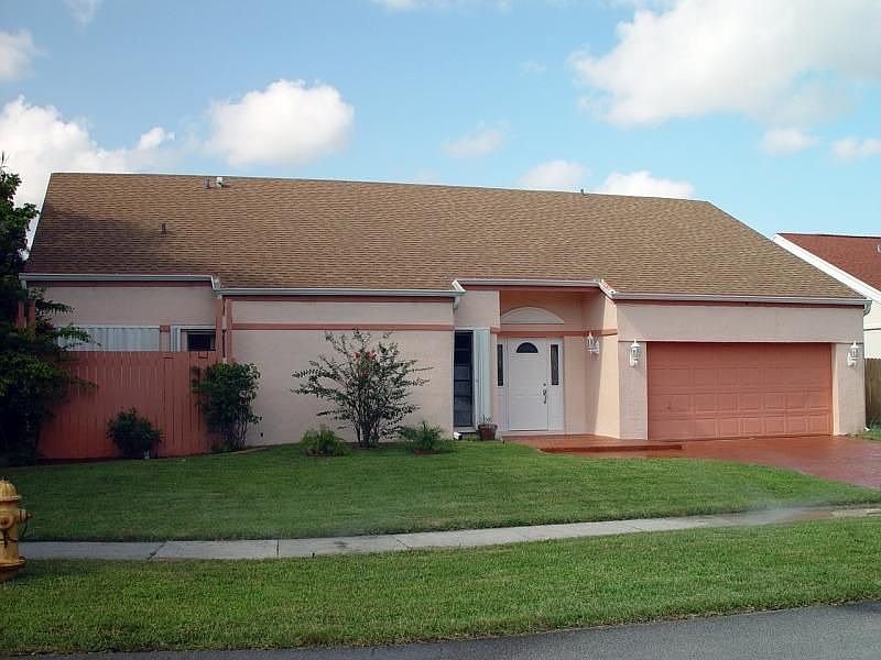 1st image of 9051 Crescent Dr