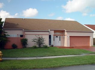 9051 Crescent Dr, Miramar, FL 33025