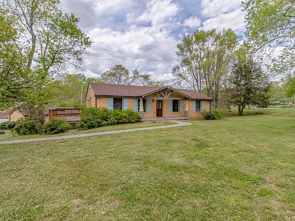 3rd image of 209 Bullock Dr